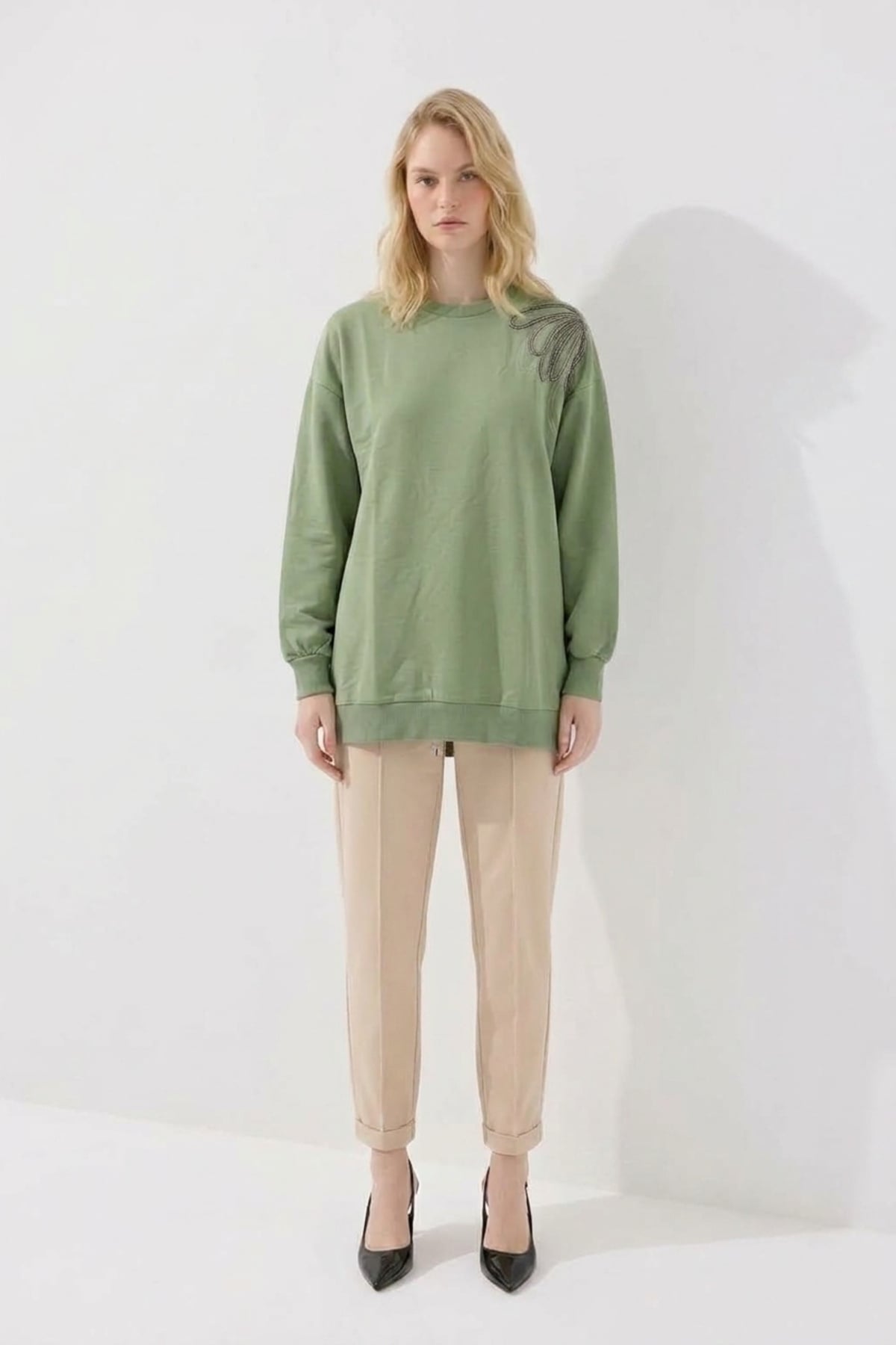Tek Omuz İşlemeli İnce Sweat Tunik 3494 Mint Yeşili Tunik Ekrutex 