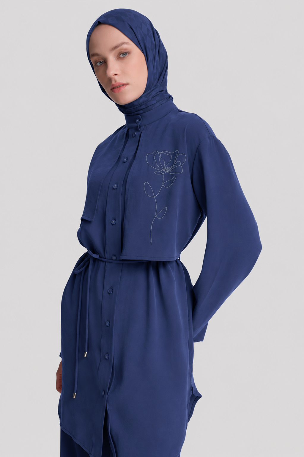 Armine Trend 26YT407 Yaka Zincir İşlemeli Tunik - İndigo