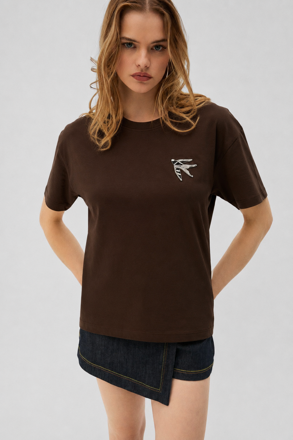 Kırlangıç Aksesuarlı Tshirt 4002 - Kahve