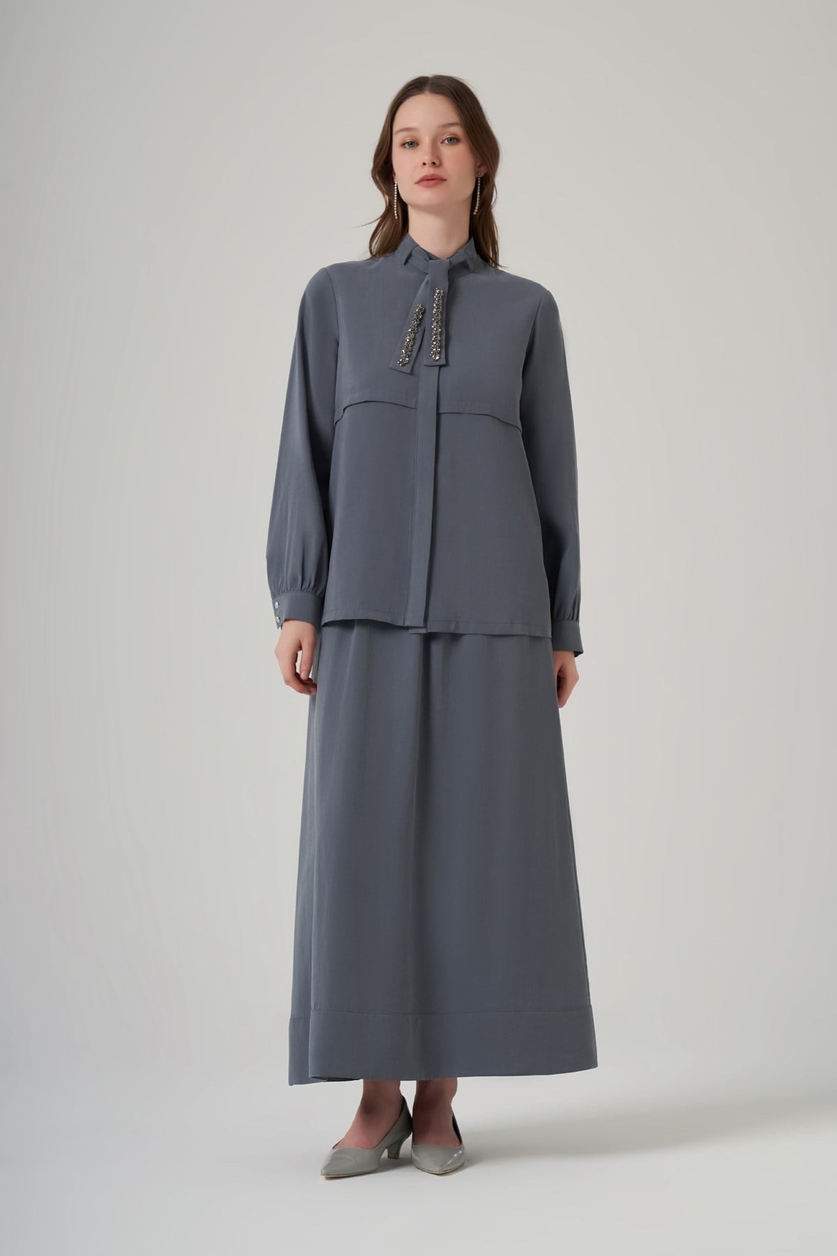 Nuss 1050 Yaka İpi Taş İşlemeli Etekli Takım - Gri