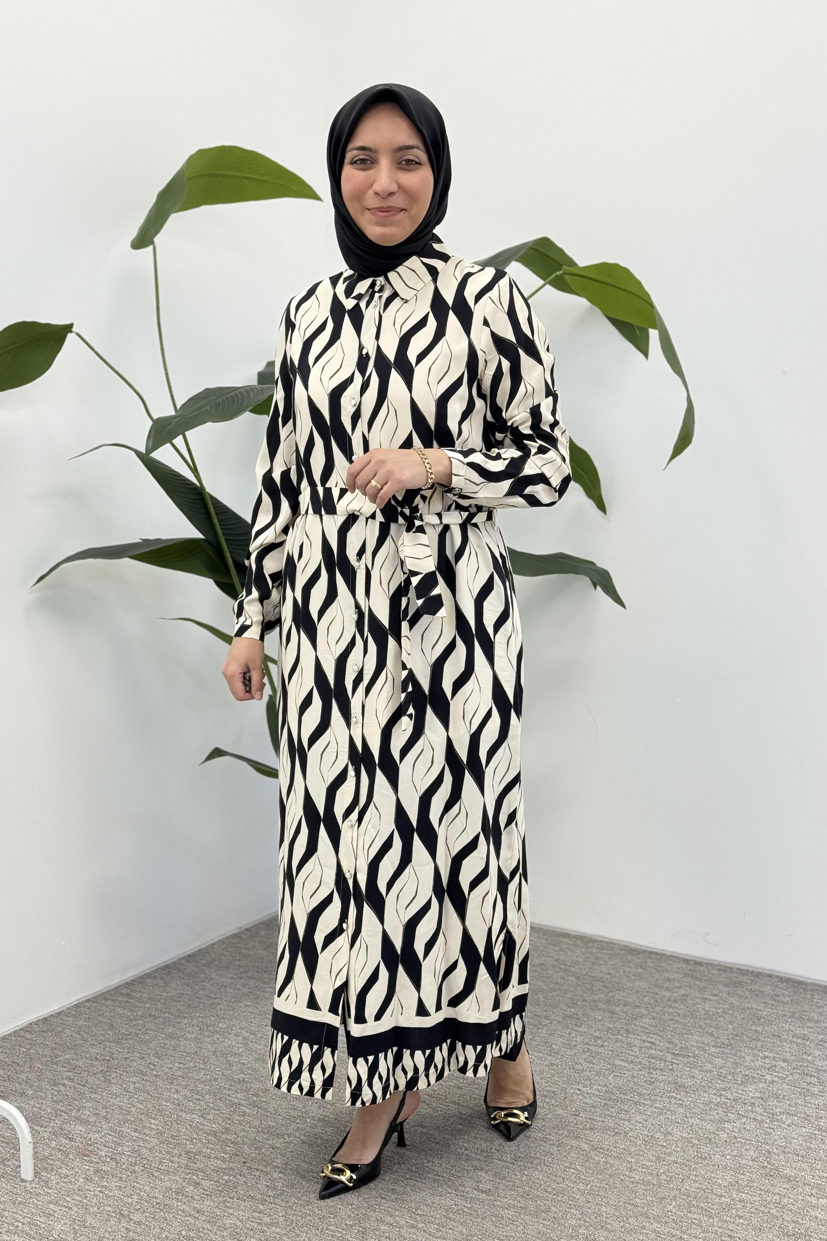 Armine Trend 25YT421 Geçiş Çizgi Detay Düğmeli Tunik - Siyah - Bej