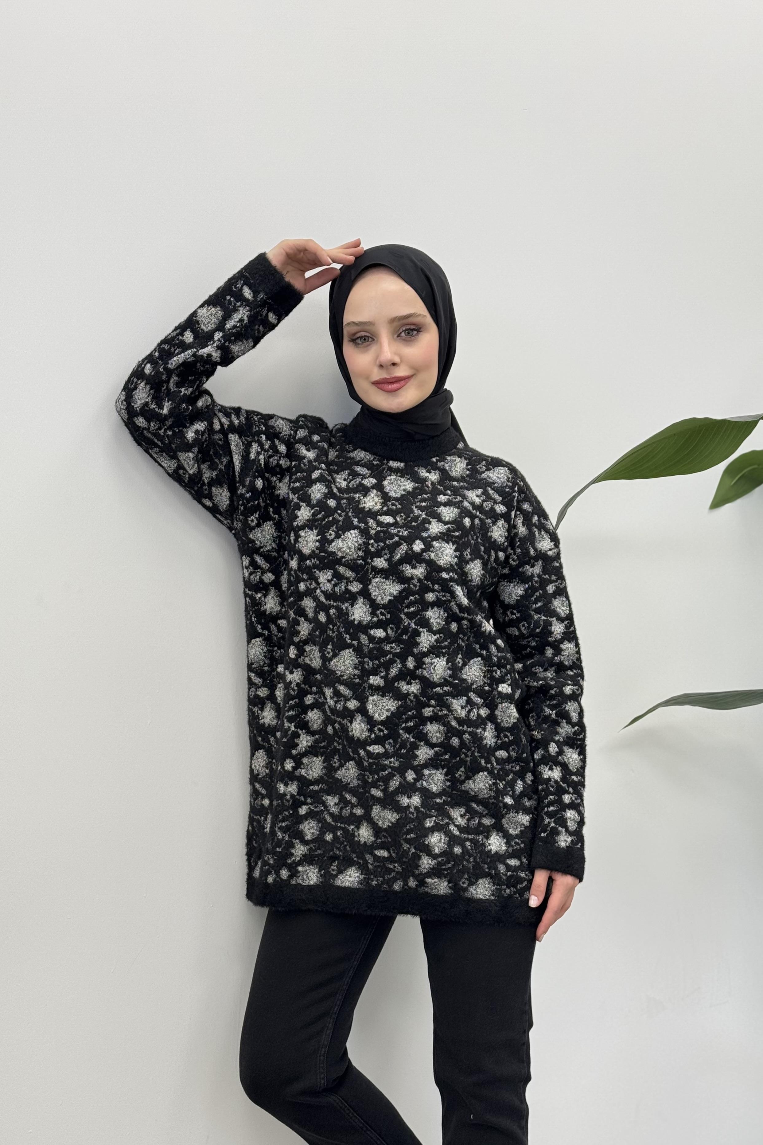NEFİSE Angora Çiçek Desenli Tunik 140226 - Siyah - Vanilya Angora Çiçek Desenli Tunik 140226 - Siyah - Vanilya - Bilen Giyim Tunik 