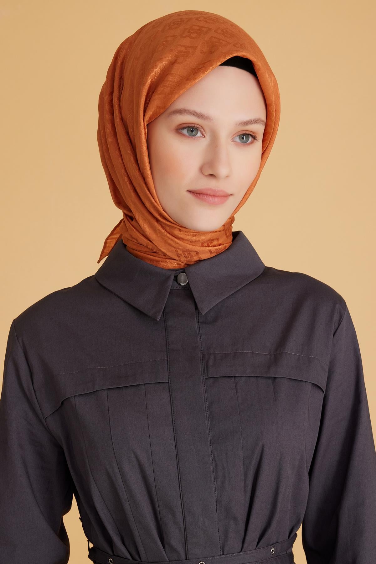 BELLI Belli Fresh Monogram Eşarp 1 - Turuncu Belli Fresh Monogram Eşarp 1 - Bilen Giyim Eşarp 