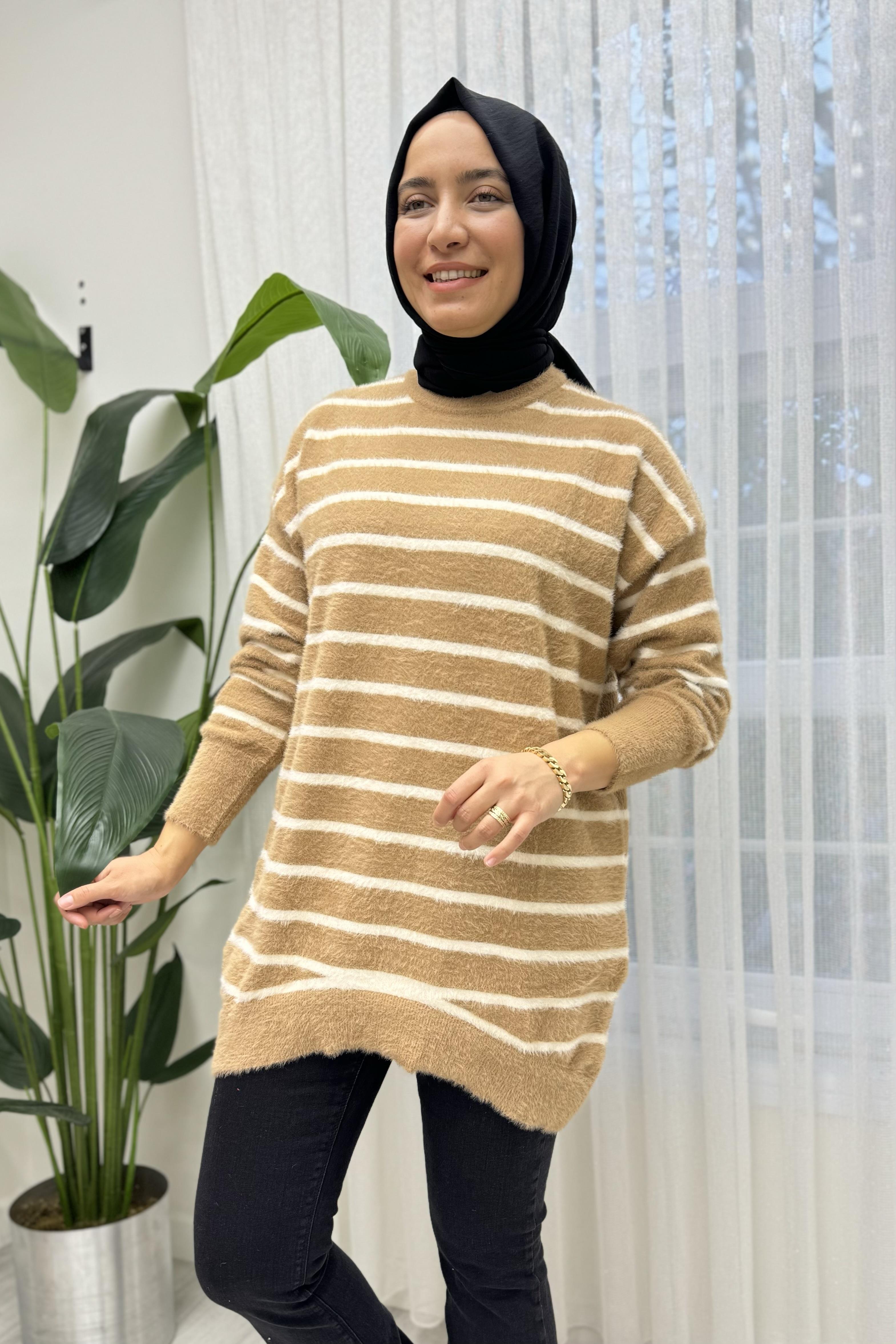 NEFİSE Bisiklet Yaka Çizgili Tunik 14978 - Bisküvi  Tunik