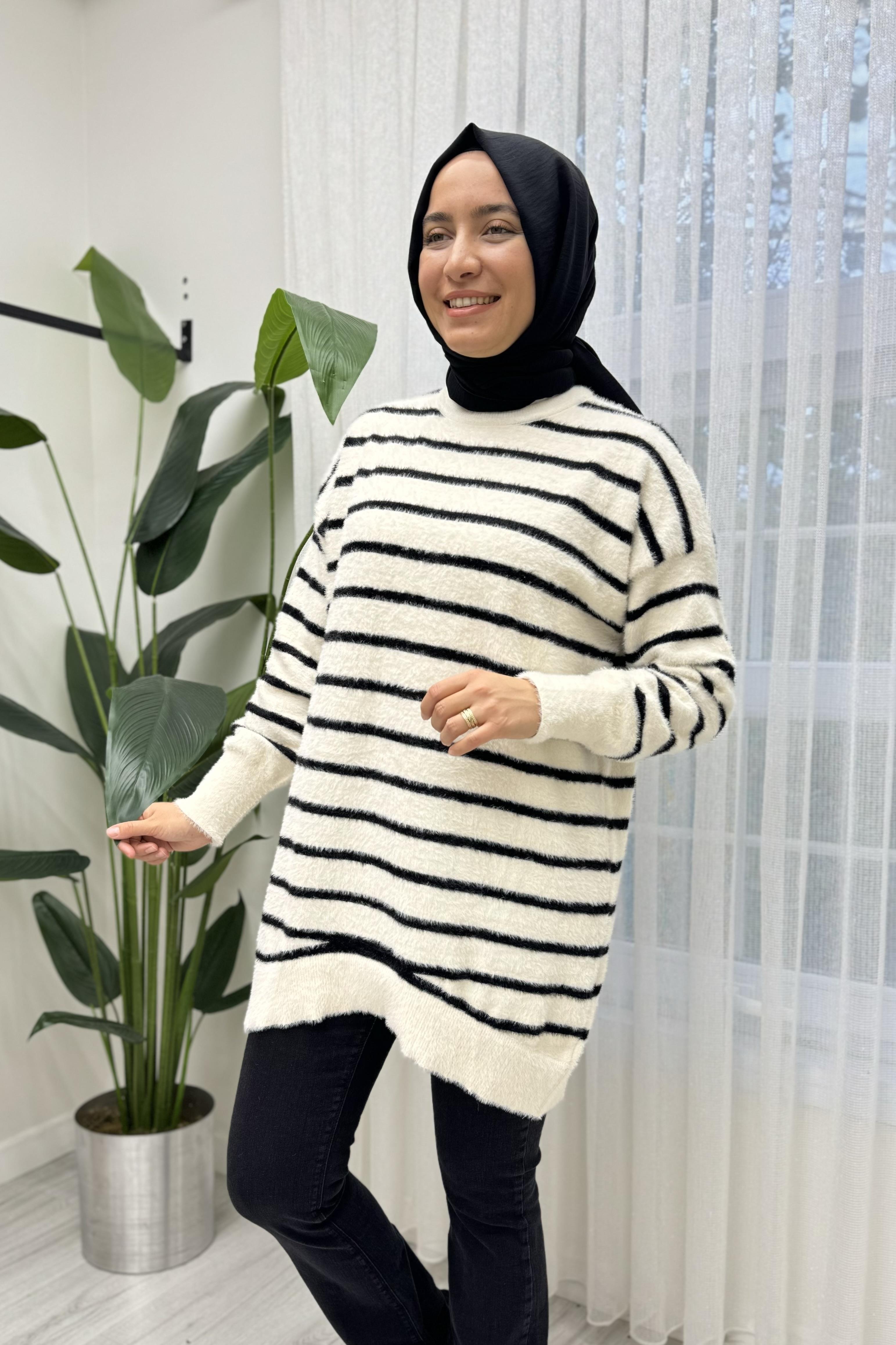 NEFİSE Bisiklet Yaka Çizgili Tunik 14978 - Vanilya  Tunik