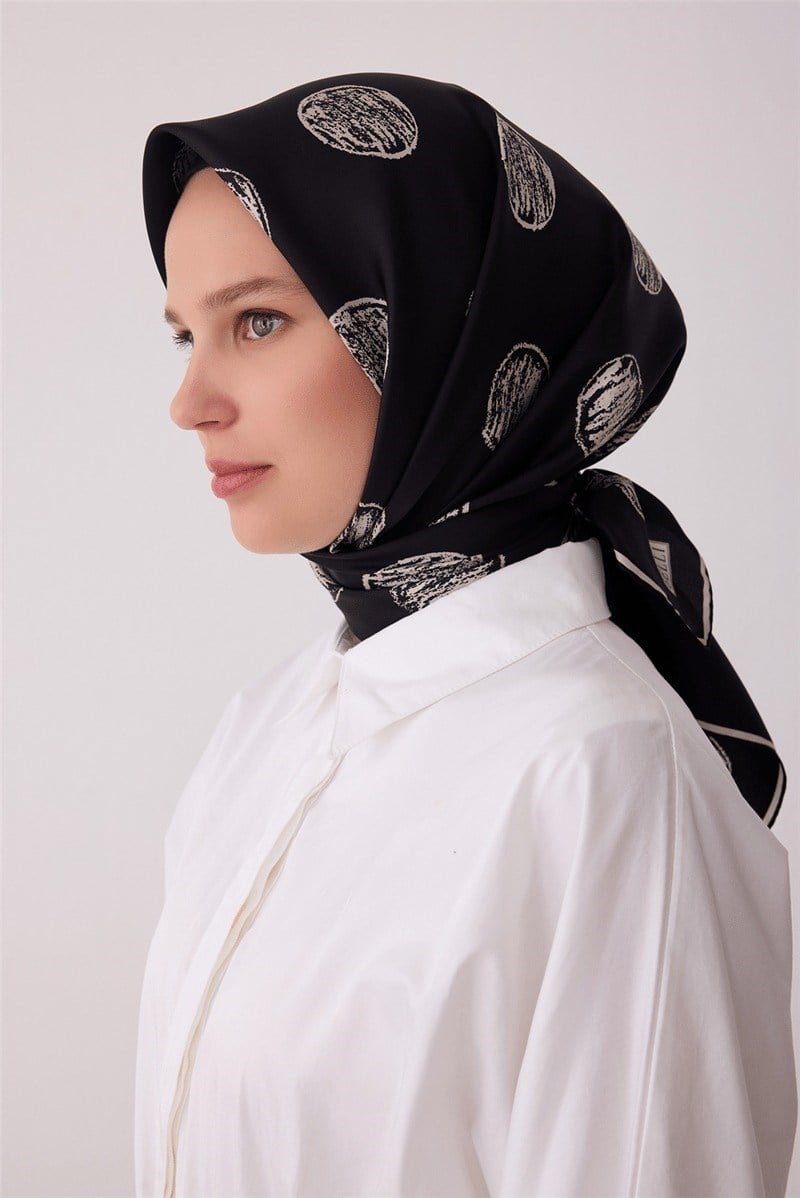 Belli 4427 Optik Kareler Geometrik %100 Twill İpek Eşarp - Siyah Eşarp BELLI 