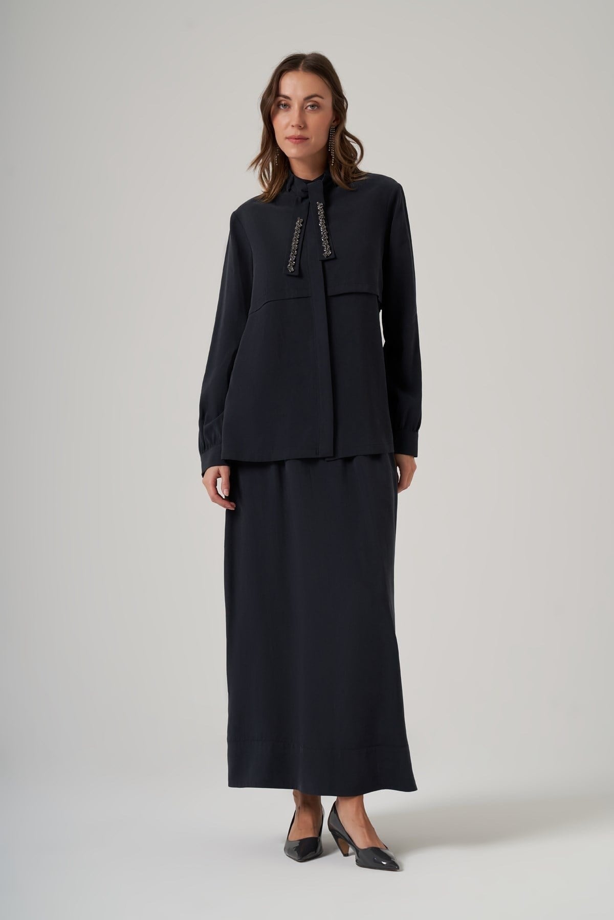 Nuss 1050 Yaka İpi Taş İşlemeli Etekli Takım - Siyah