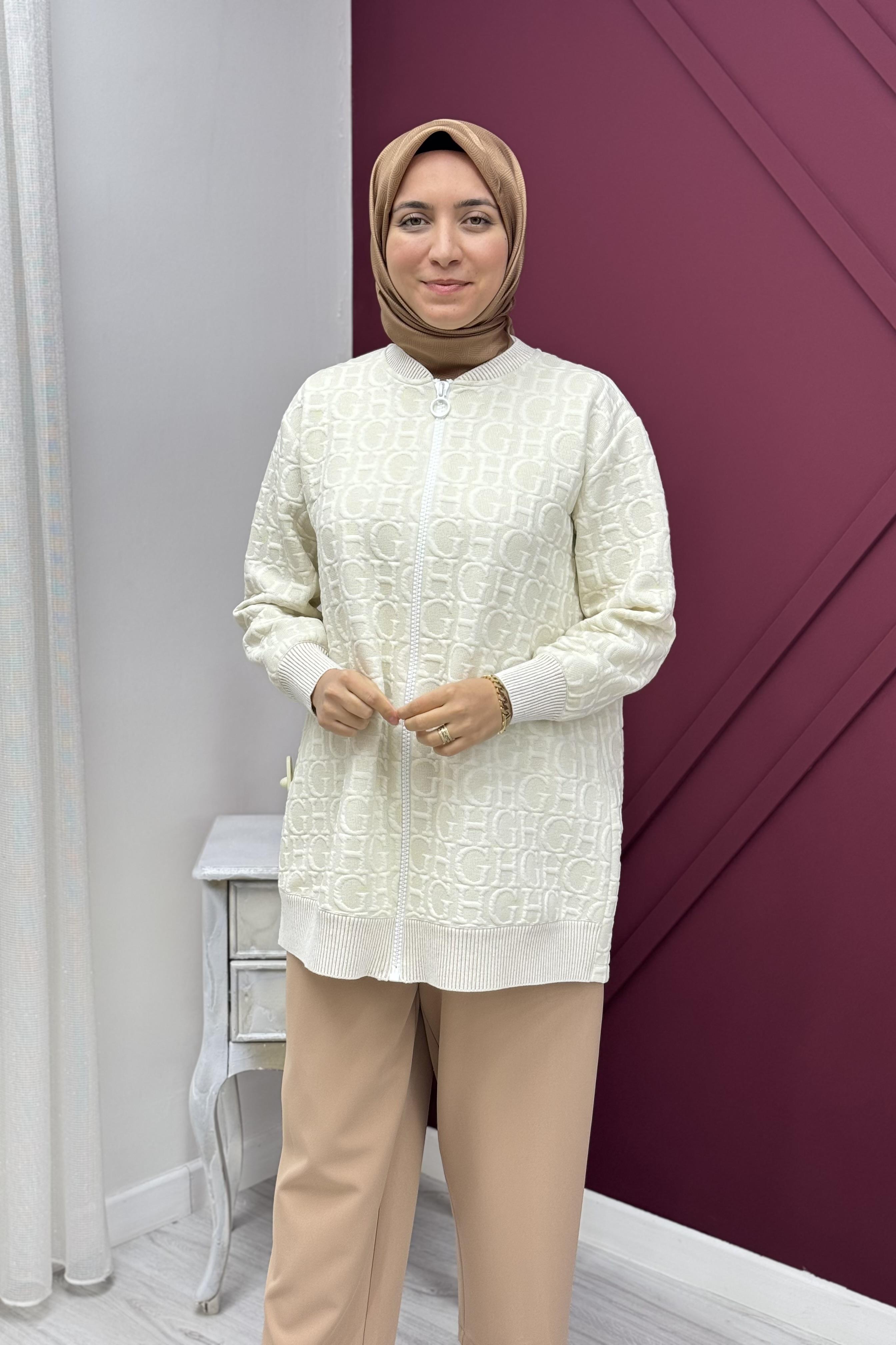 GHİSA Ghisa 3018 Kabartma Harf Detaylı Ribanalı Kap - Ekru  Kap 