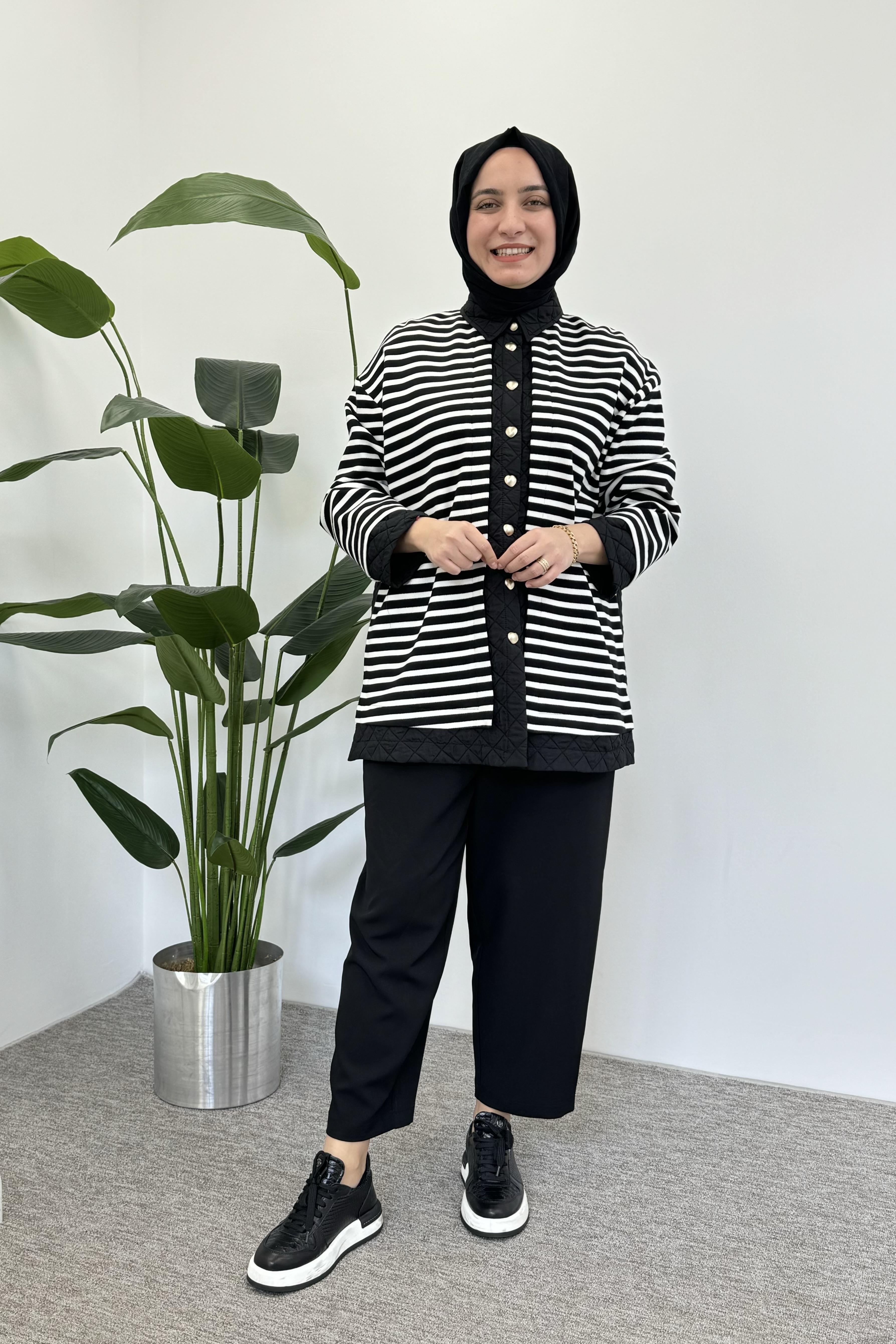 GHİSA Ghisa 3966 Çizgi Detaylı Çıtçıtlı Kap - Siyah  Kap 