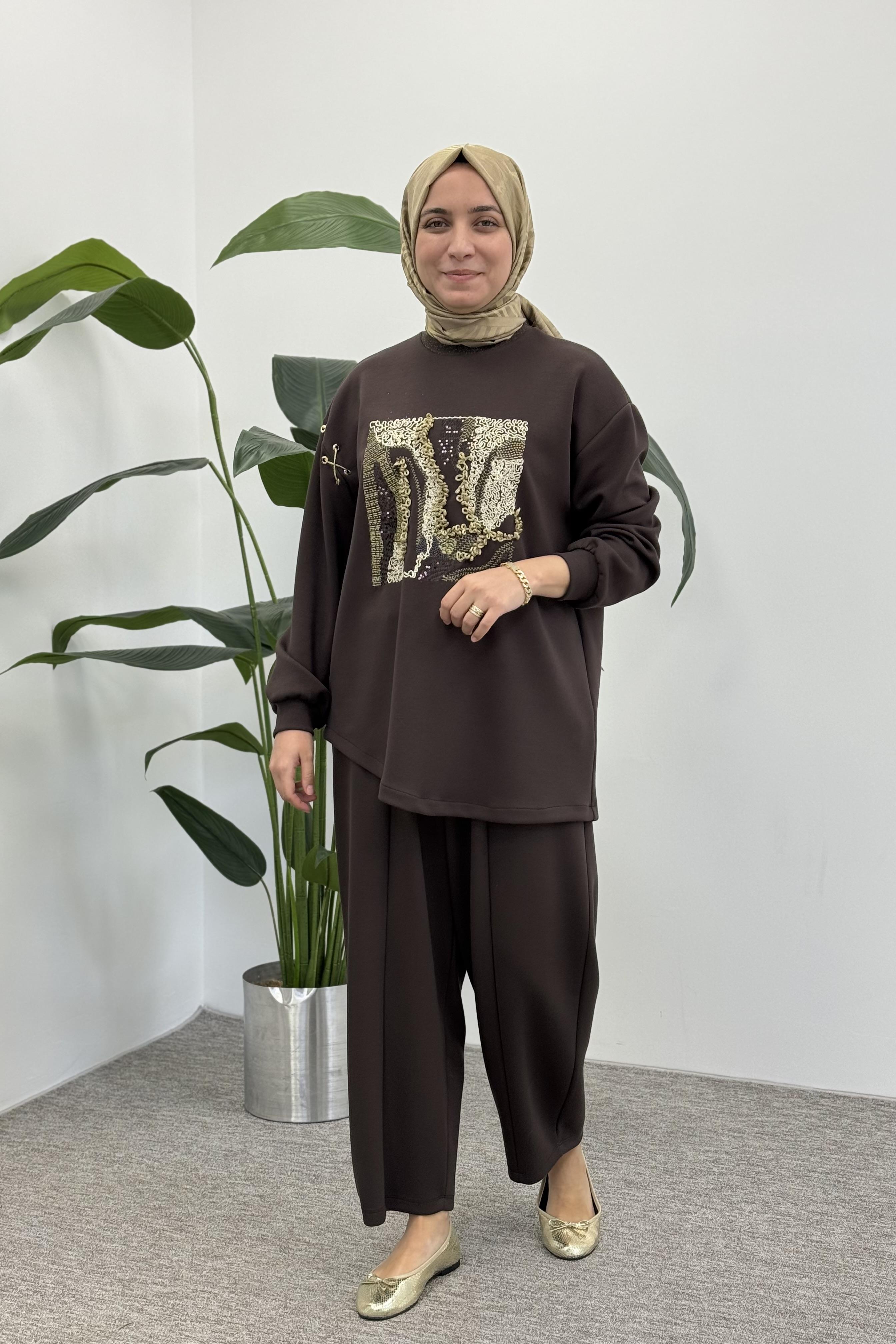 GHİSA Ghisa 4732 Boncuk Ve Payet İşlemeli Pantolonlu Takım - Kahve Ghisa 4732 Boncuk Ve Payet İşlemeli Pantolonlu Takım - Kahve - Bilen Giyim Takım 