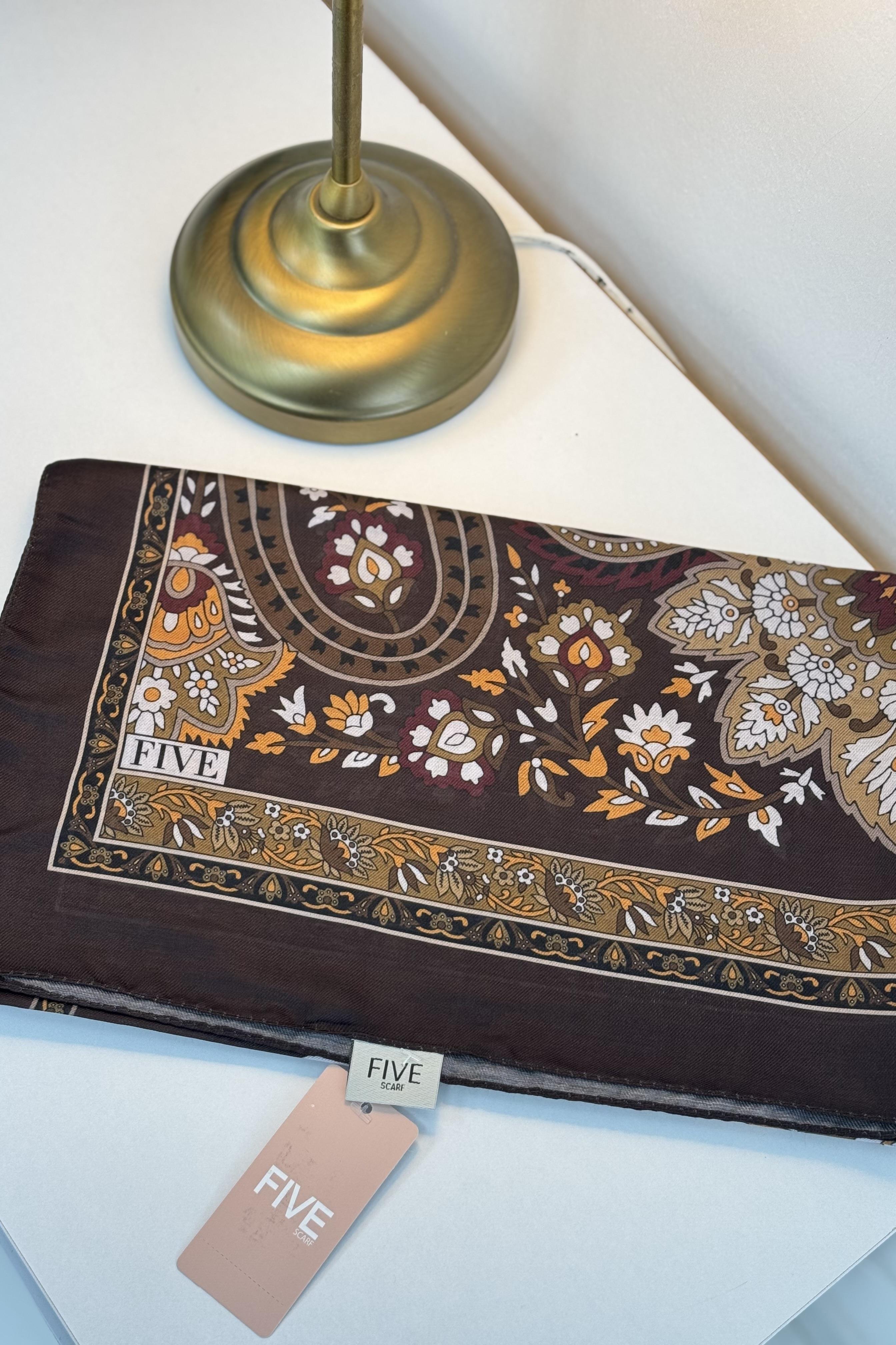 LEVİDOR Levidor 11174 Retro Desenli Şal - Acı Kahve Levidor 11174 Retro Desenli Şal - Bilen Giyim Şal 