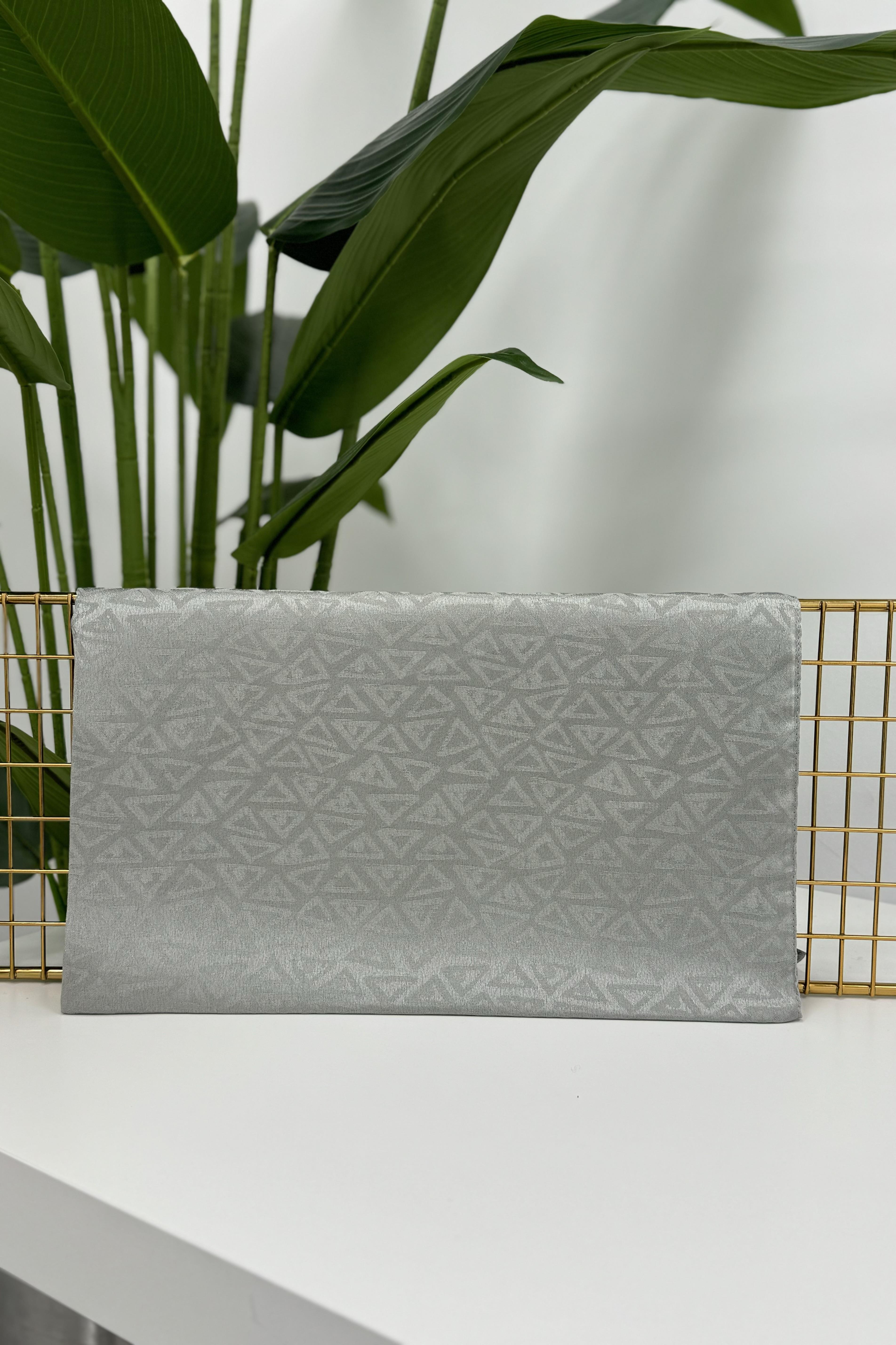 LEVİDOR Levidor 18582F Üçgen Baskılı Jakarlı Janjan Şal - Antrasit Levidor 18582F Üçgen Baskılı Jakarlı Janjan Şal - Antrasit- Bilen Giyim Şal 