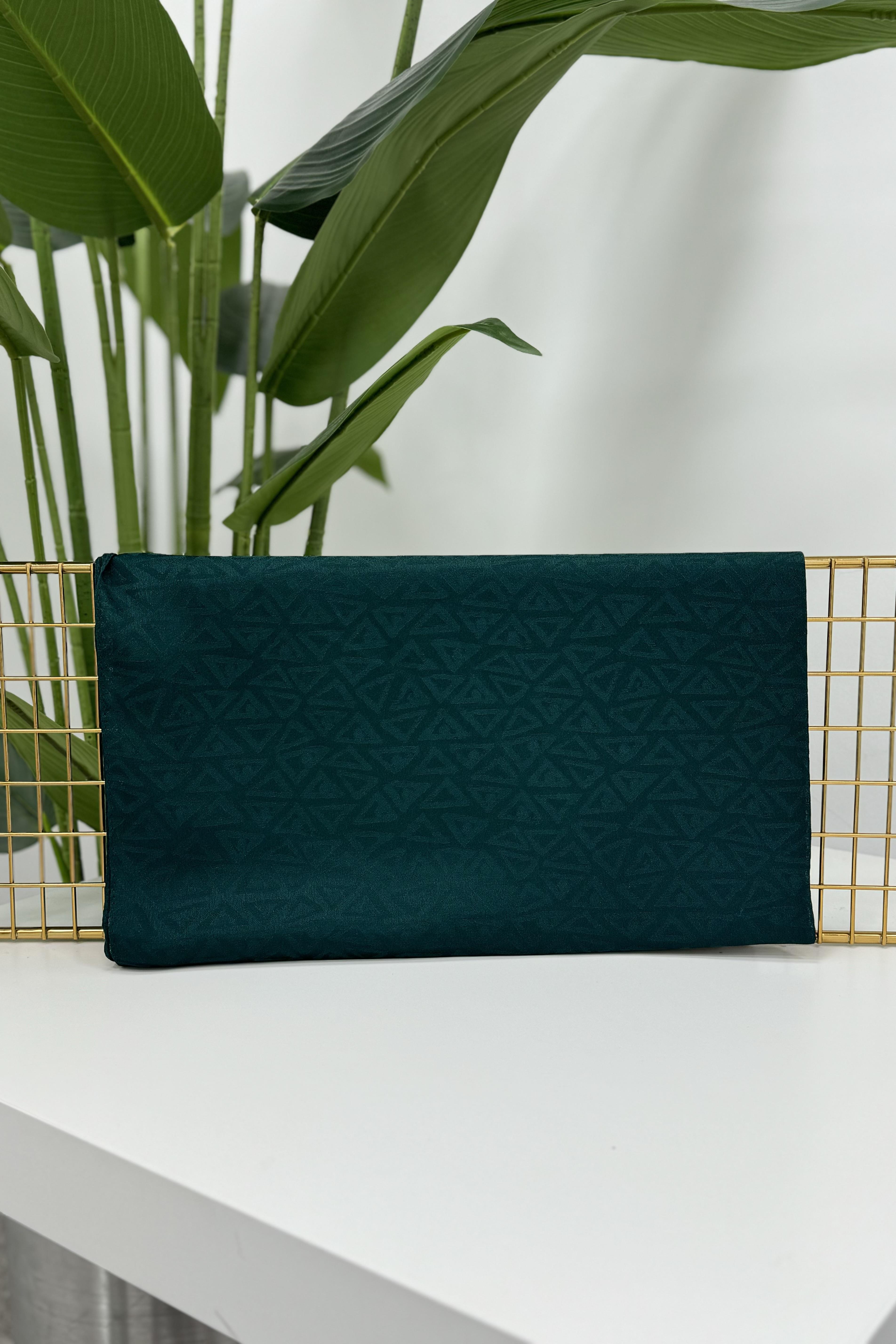 LEVİDOR Levidor 18582F Üçgen Baskılı Jakarlı Janjan Şal - Zümrüt Levidor 18582F Üçgen Baskılı Jakarlı Janjan Şal - Zümrüt- Bilen Giyim Şal 