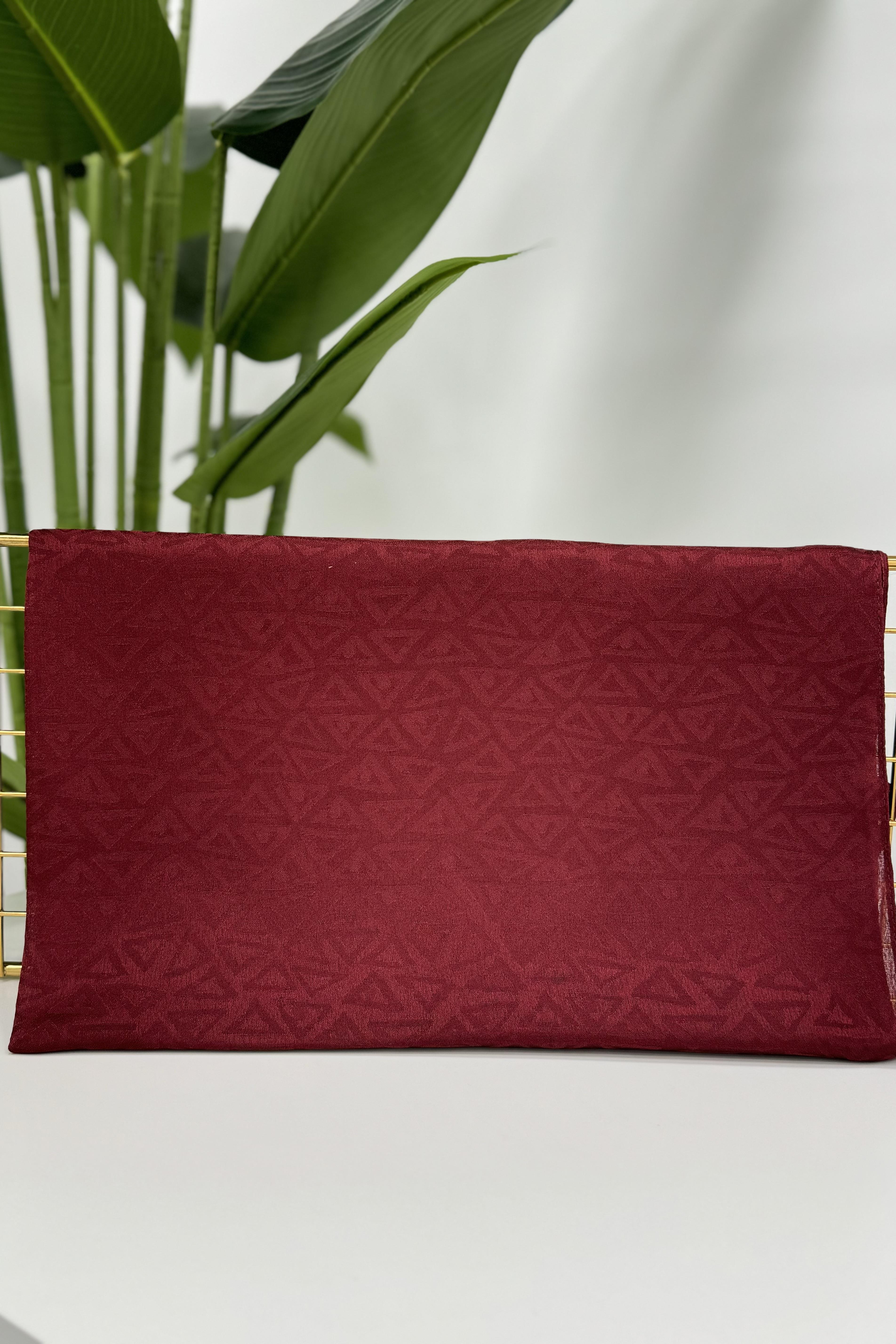 LEVİDOR Levidor 18582F Üçgen Baskılı Jakarlı Janjan Şal - Bordo Levidor 18582F Üçgen Baskılı Jakarlı Janjan Şal - Bordo- Bilen Giyim Şal 