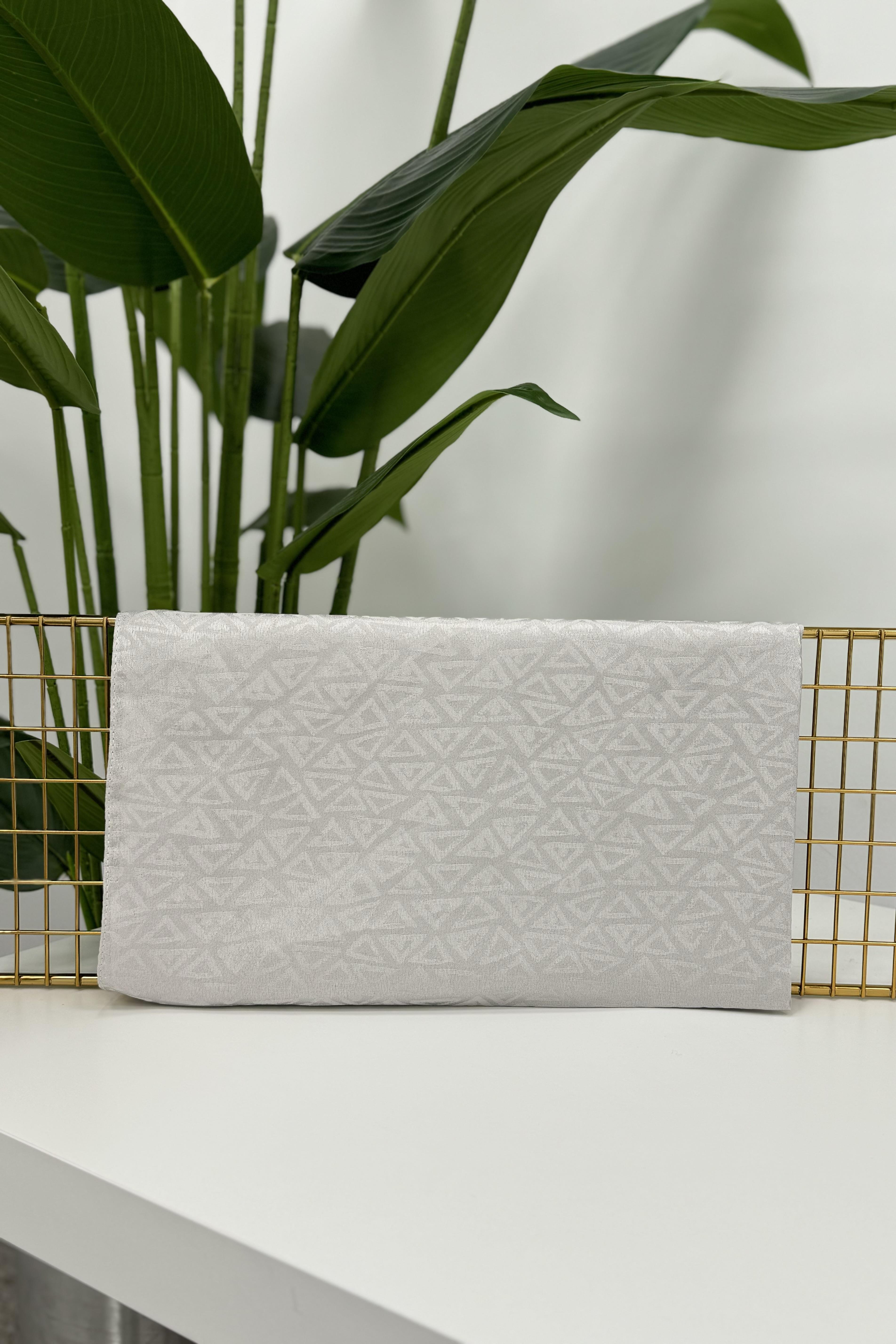 LEVİDOR Levidor 18582F Üçgen Baskılı Jakarlı Janjan Şal - Gri Levidor 18582F Üçgen Baskılı Jakarlı Janjan Şal - Gri- Bilen Giyim Şal 