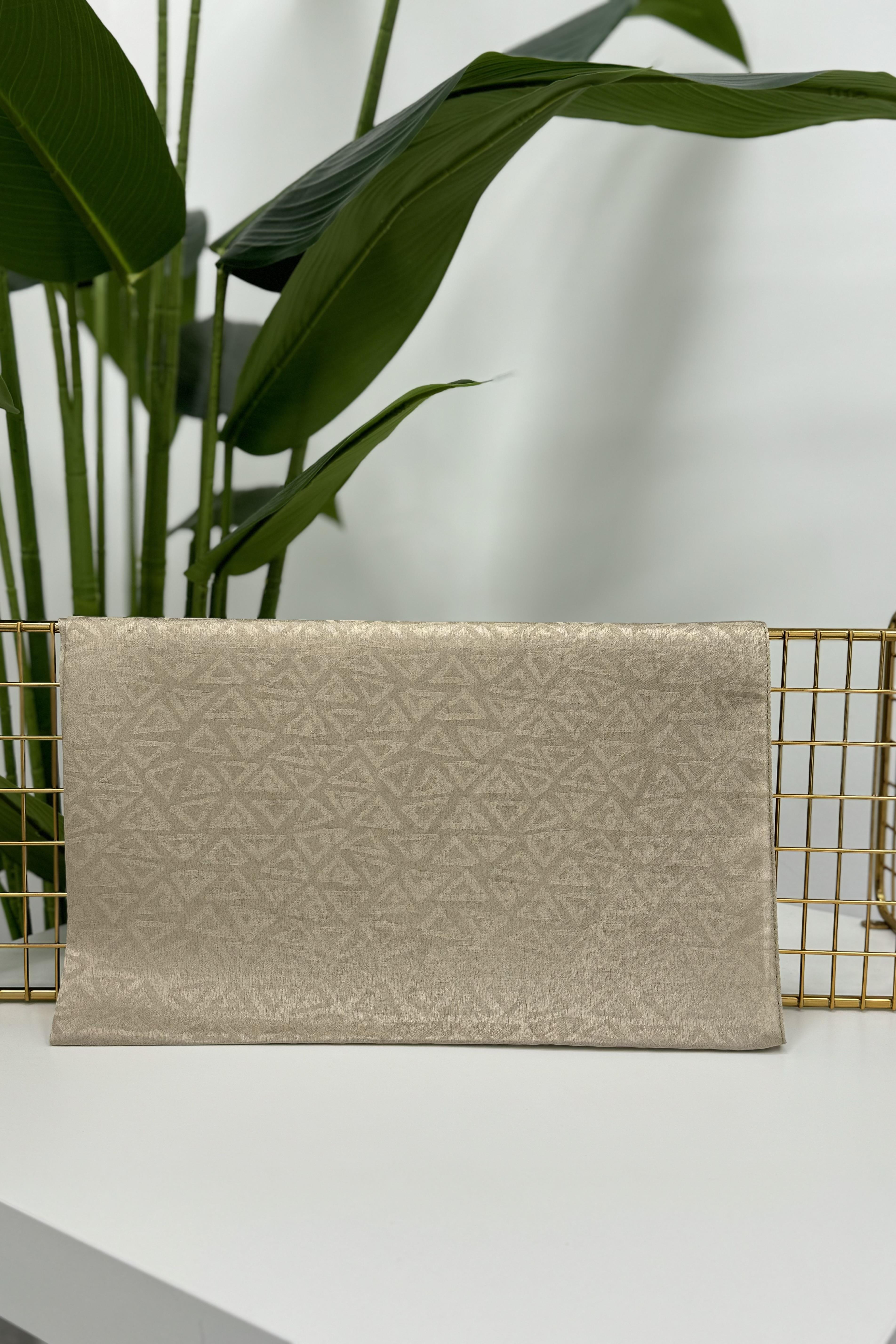 LEVİDOR Levidor 18582F Üçgen Baskılı Jakarlı Janjan Şal - Vizon Levidor 18582F Üçgen Baskılı Jakarlı Janjan Şal - Vizon- Bilen Giyim Şal 