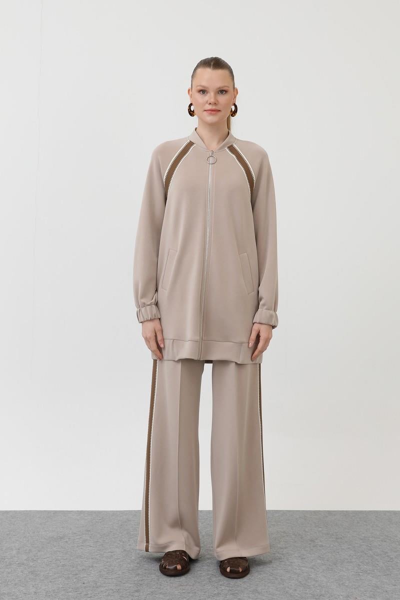 PUANE Omuz Ve Pantolon Şerit Detay Takım 14290 - Bej Omuz Ve Pantolon Şerit Detay Takım 14290 - Bej - Bilen Giyim Takım 