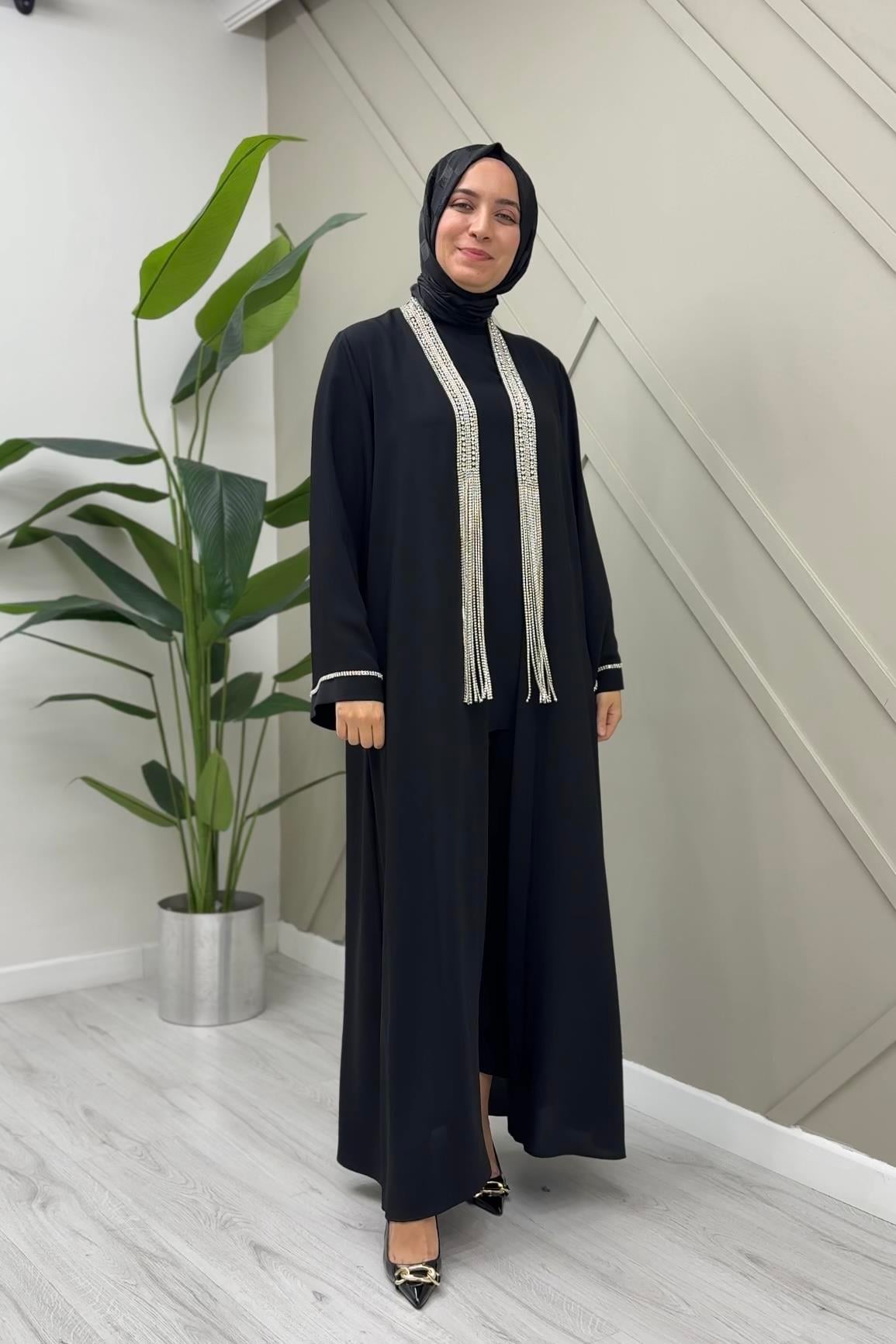 ETRUCCİ Önleri Sarkık Taş İşlemeli Abaya 6166 - Siyah Önleri Sarkık Taş İşlemeli Abaya 6166 - Siyah - Bilen Giyim Abiye Grubu 