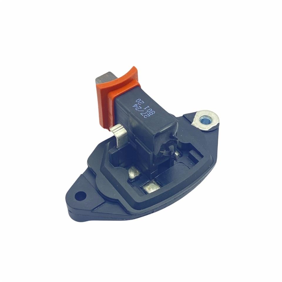 LUCAS 12V KÖMÜRLÜ KONJEKTÖR BOSCH TİPİ (120 A) TUMOSAN TRAKTÖR