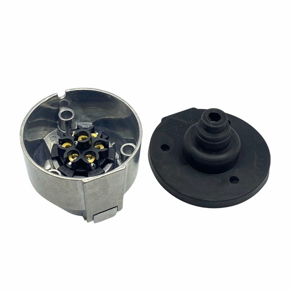 ENG RÖMORK FİŞİ 7Lİ DİŞİ METAL (VİDALI) (N TİPİ)