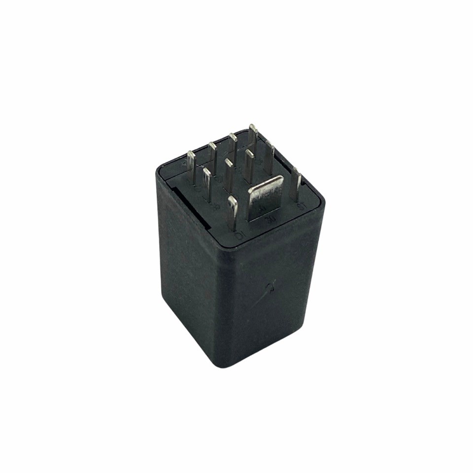 BOSCH 12V KIZDIRMA RÖLESİ (11 FİŞ) AUDI A4/A5/A6/Q5/Q7-PORSCHE CAYENNE-VW TOUAREG MALAYSIA