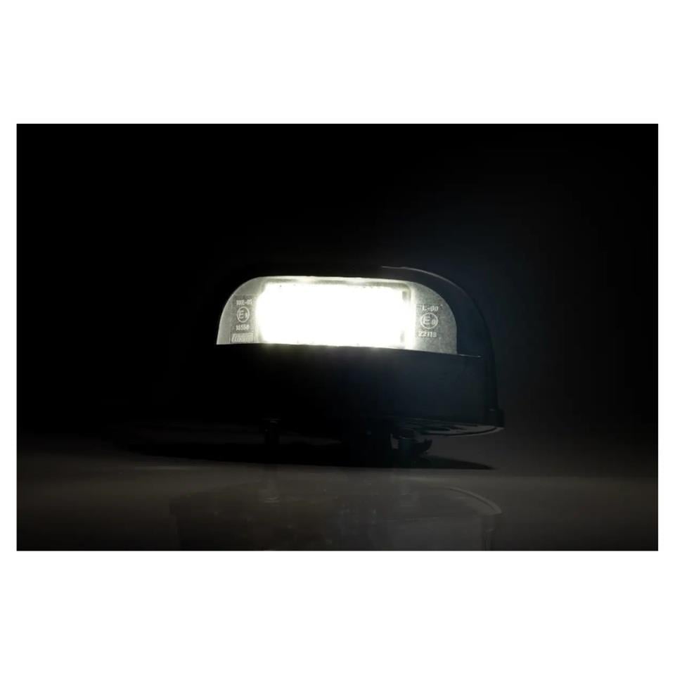 FRISTOM 12V-24V PLAKA LAMBASI LEDLİ YM (SİYAH) (112*50 MM) E9