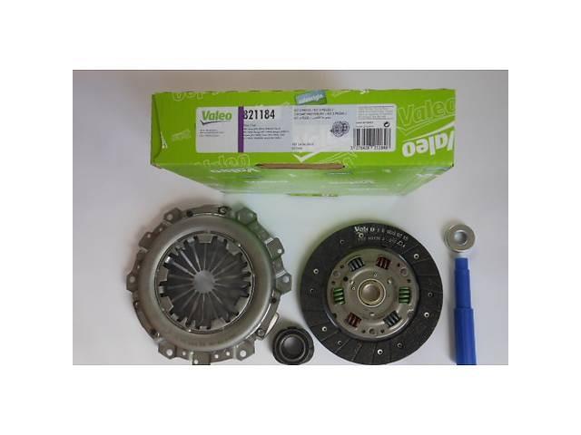 VALEO DEBRİYAJ SETİ (RULMANLI) RENAULT KANGOO/CLIO/MEGANE/TRAFIC 1997 >