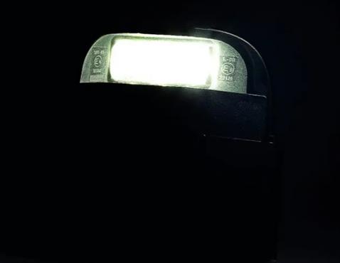 FRISTOM 12V-24V PLAKA LAMBASI LED YM UZUN (SİYAH) E9