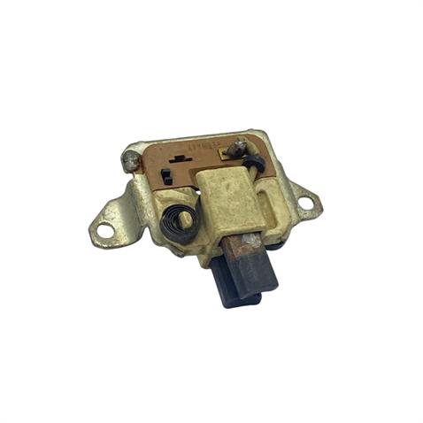BOSCH ALTERNATÖR KÖMÜR YUVASI (TEK FİŞLİ) (KONJEKTÖRSÜZ) MAN EM