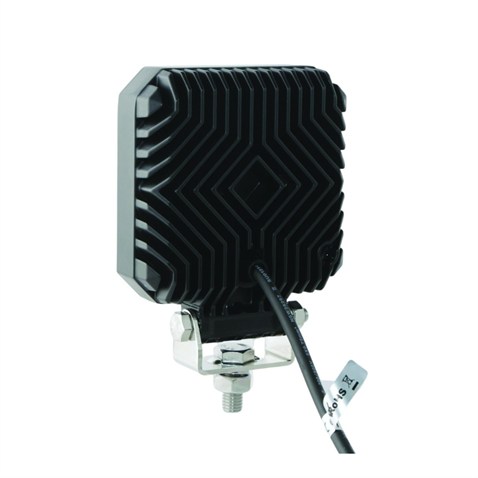 WOLFRAM 9V-32V ÇALIŞMA LAMBASI KARE 64W 5700K 5440 LÜMEN (64 LEDLİ) (108*108*35.9 MM)