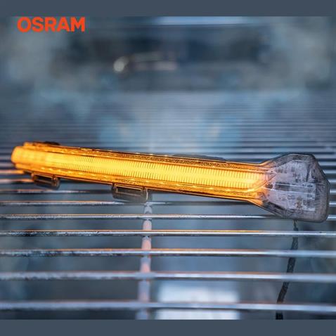 OSRAM AYNA SİNYAL LAMBASI (KAYAR LEDLİ) (SİYAH) BMW 1/2/3/4 SERİSİ/X1 E84 (2 AD)