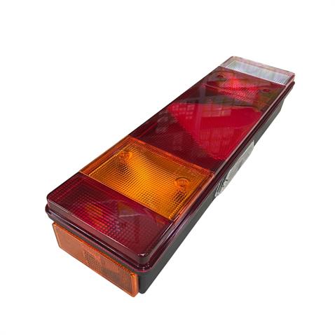 SERTPLAS STOP LAMBASI 7-FONKSİYONLU ÜÇGEN REFLEKTÖRLÜ PLAKALI SOKETLİ SOL E9