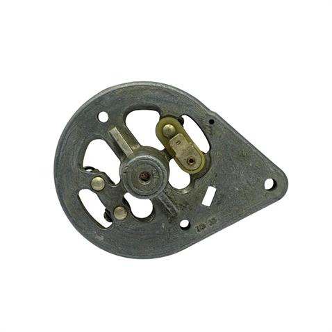 DÜZ DİNAMO ŞARJ KÖMÜR YUVASI (ARKA KAPAK) (BURÇLU-YAYLI) EM MASSEY FERGUSON