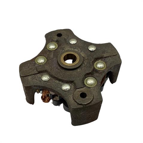 12V MARŞ KÖMÜR YUVASI BOSCH TİPİ (ARKA KAPAK DÖKÜM) (4 KÖMÜRLÜ) JOHNDEERE EM