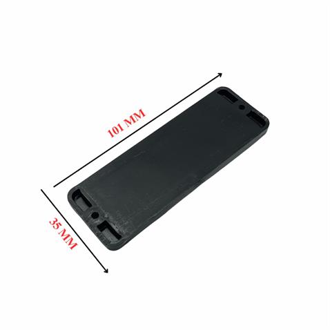 DİKDÖRTGEN REFLEKTÖR KIRMIZI DELİKLİ (101*35 MM)
