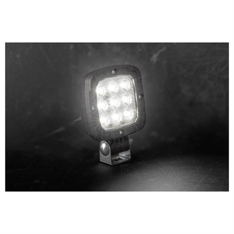 FRISTOM 12V-24V ÇALIŞMA LAMBASI 9-LEDLİ 13W 1400 LÜMEN (100*100*38 MM) E9