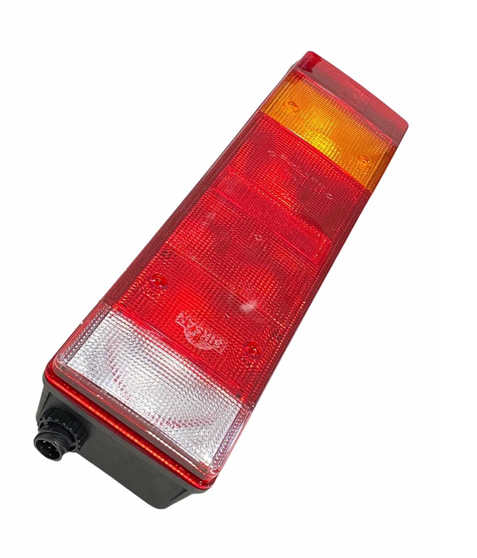 STOP LAMBASI 7-FONKSİYONLU (YANDAN SOKETLI) SAĞ