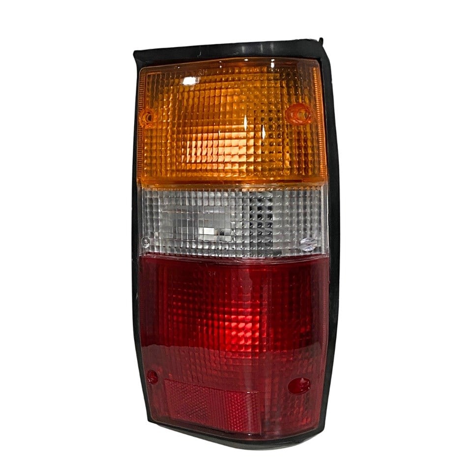 STOP LAMBASI SİYAH (DUYLU) MITSUBISHI L200 (1986-1996) SAĞ