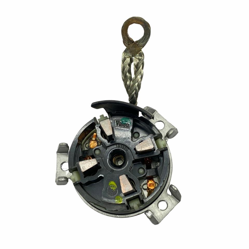 VALEO MARŞ KÖMÜR YUVASI (3 KULAKLI) AUDI A4 