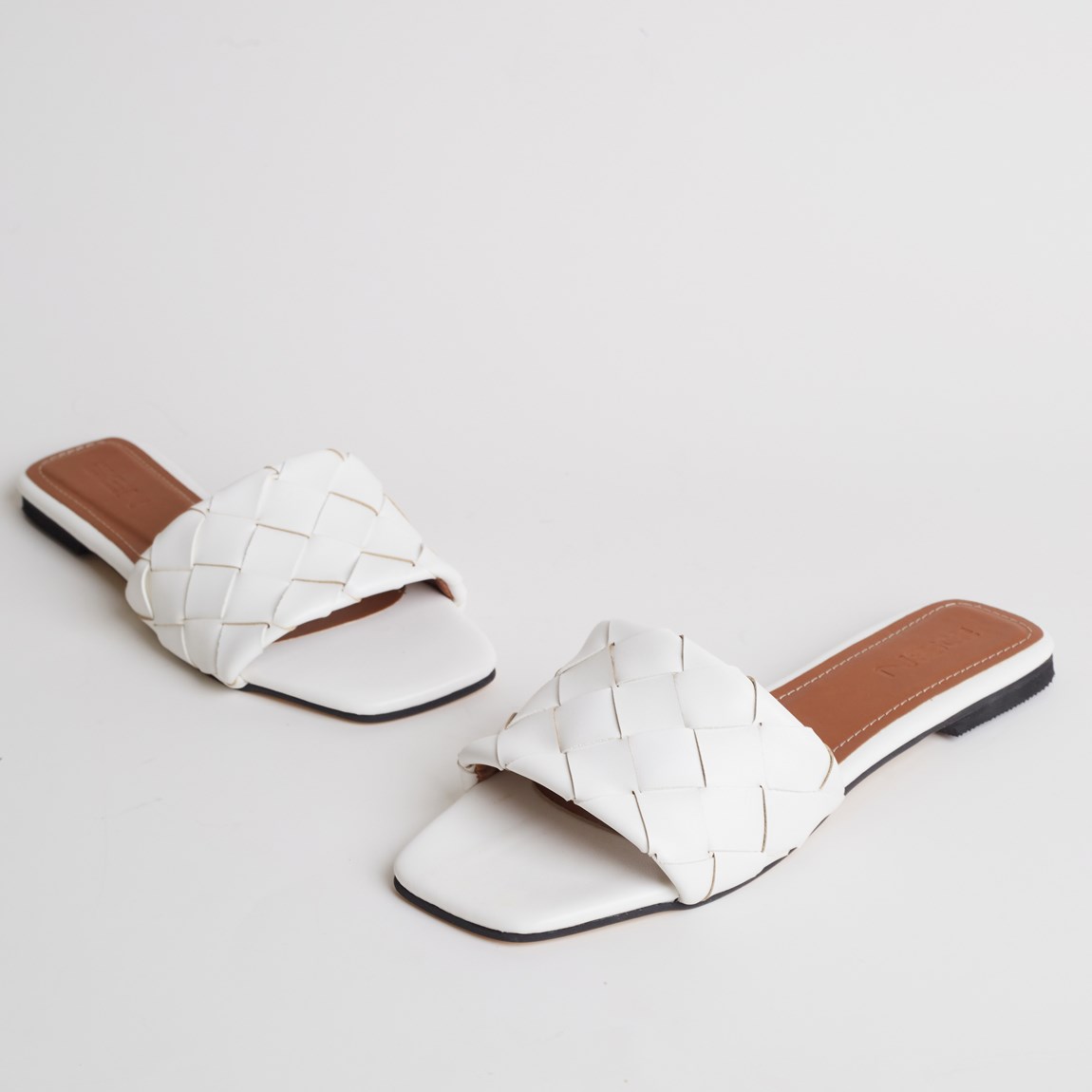 Jabotter Bala White Leather Slippers
