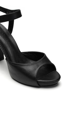 Jabotter Lines Siyah Deri Topuklu Ayakkabı