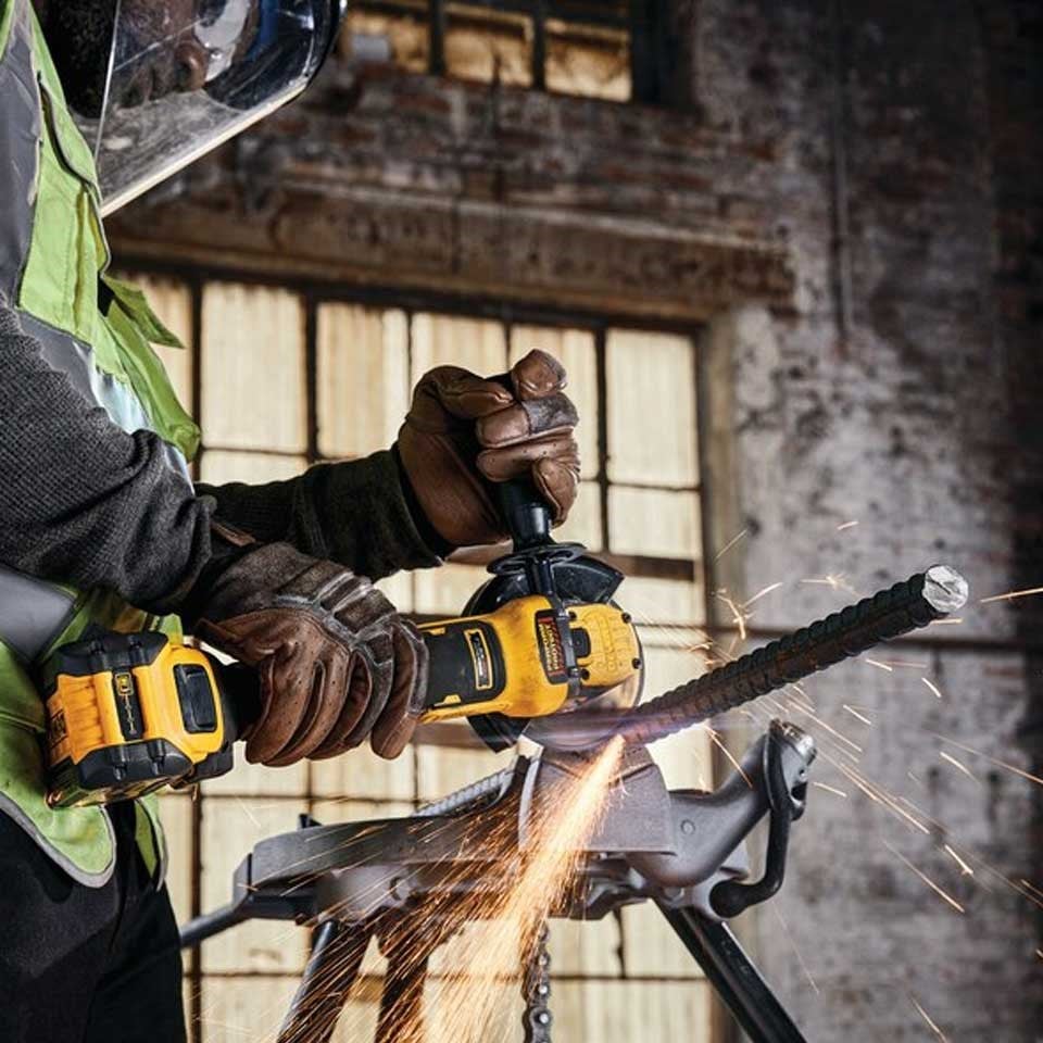 Dewalt DCG409T1 Şarjlı Avuç Taşlama
