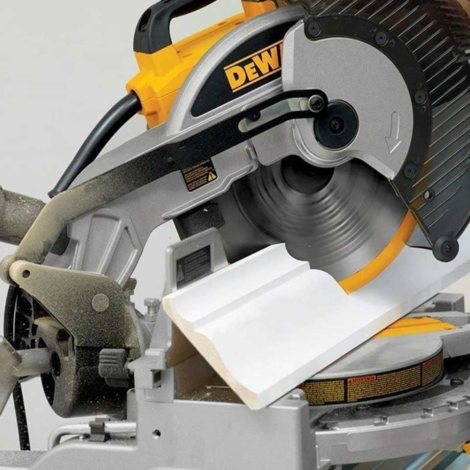 Dewalt DW714 Gönye Testere 1650W 245mm