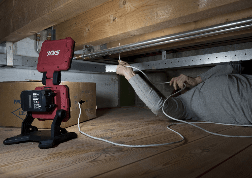 SKIL PowerTools 3157CA Akülü Çift Kafalı Led Işık 1800 Lümen