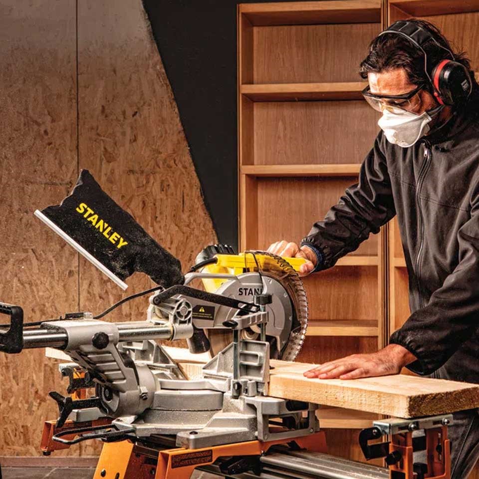 Stanley SM18 Gönye Testere 1800W