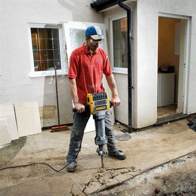 Dewalt D25981 2100 W 72J 28mm 30 KG Kırıcı