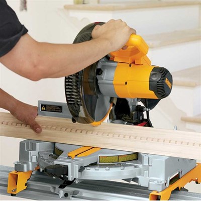 Dewalt DW714 Gönye Testere 1650W 245mm