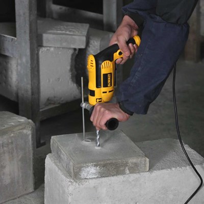 Dewalt DWD024 701W Darbeli Matkap