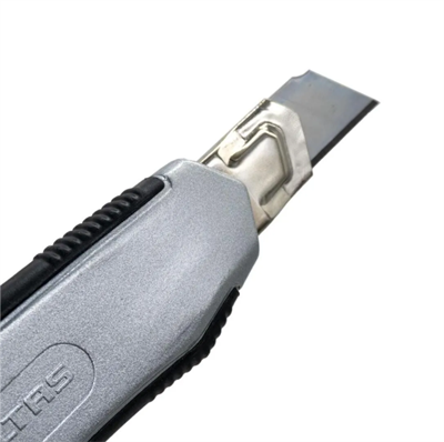 İzeltaş Pro Metal Gövde Maket Bıçağı 18MM