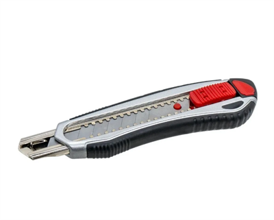 İzeltaş Pro Metal Gövde Maket Bıçağı 18MM